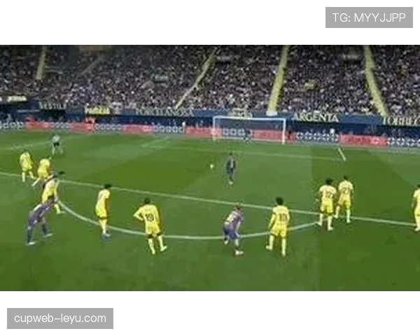 黄潜强势崛起：西甲新势力持续领跑，引发广泛关注