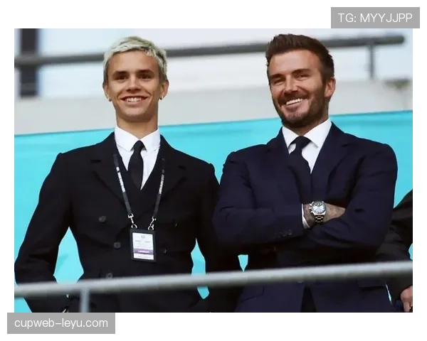 足球新星崛起:年轻天才闪耀赛场,重塑未来格局 足球新星崛起:年轻天才闪耀赛场,重塑未来格局