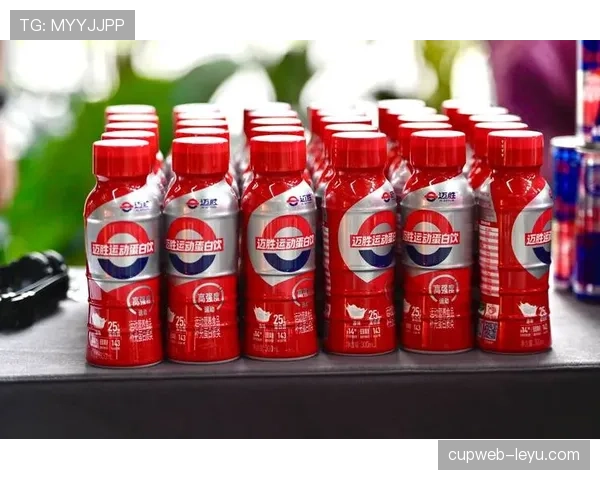 仲满家的冰箱里塞满了能量胶，连饮料都按训练表排好队