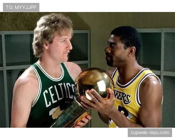 伯德无球跑动制造空位效率高于魔术师